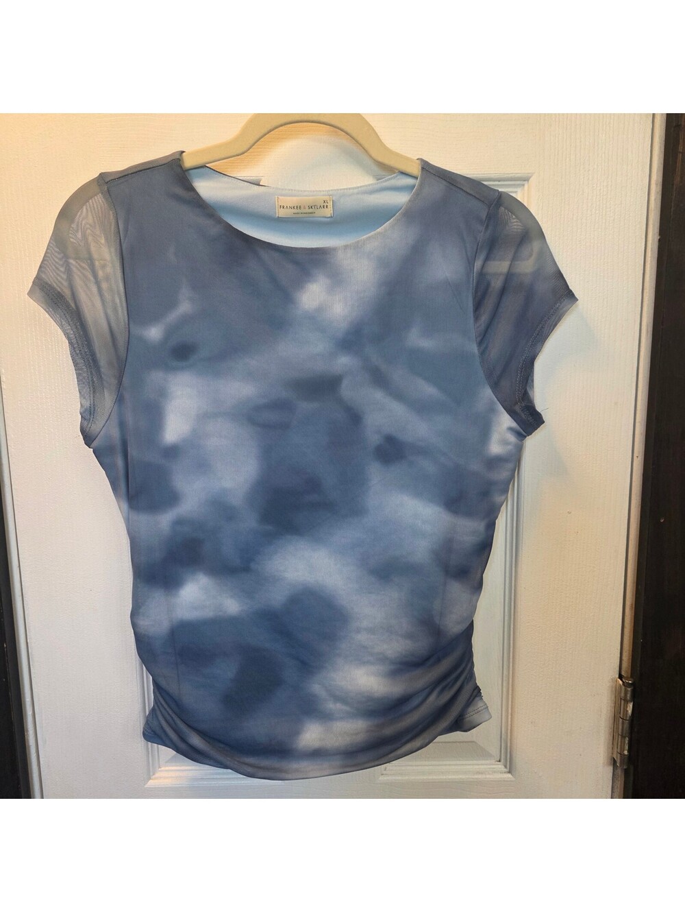 Frankee & Skylarr Women's Blue Tie-Dye Mesh Sleeve Top- XL